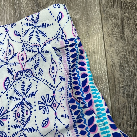 Lilly Pulitzer Neilah Mid-Rise Short in Resort White Time to Shine Engineered - Picture 4 of 8